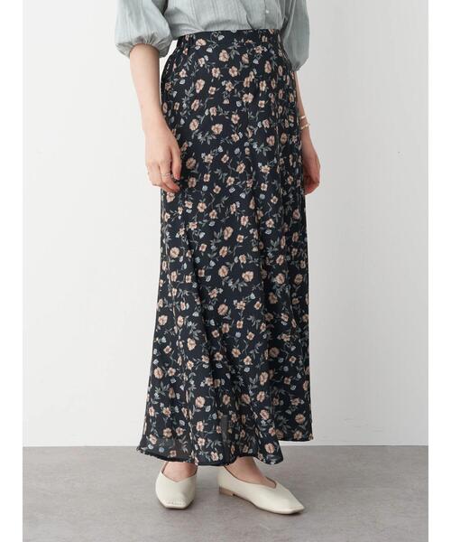 earth music&ecology（アースミュージックアンドエコロジー）の「フラワーセミフレアマーメイドスカート ＊（スカート・レディース・ネイビー/ブラウン/ブラック・FREE）」の9枚目の写真