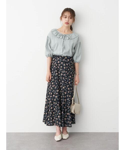 earth music&ecology（アースミュージックアンドエコロジー）の「フラワーセミフレアマーメイドスカート ＊（スカート・レディース・ネイビー/ブラウン/ブラック・FREE）」の16枚目の写真
