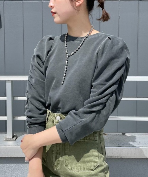 CIAOPANIC(チャオパニック)の「ピグメントギャザースリーブプルオーバー(スウェット・レディース・チャコールグレー/ベージュ/ピンク・FREE)」の2枚目の写真