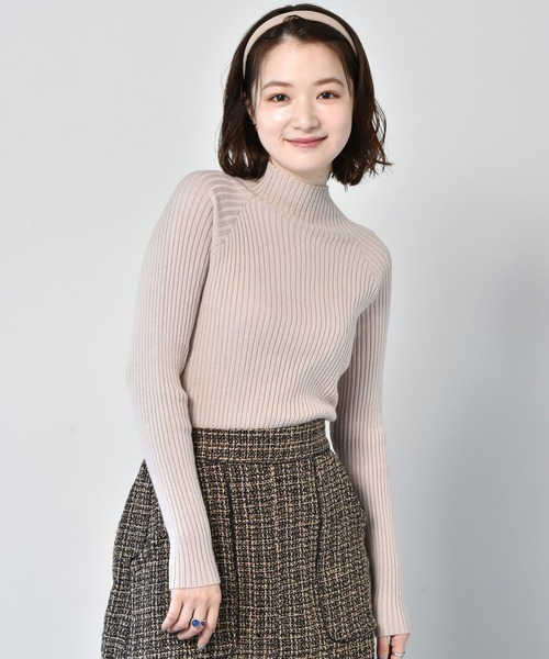 RETRO GIRL（レトロガール）の「リブハイネックニット（ニット/セーター・レディース・アイボリー/グリーン/オレンジ/ライトグレー/レッド/ブラック/マスタード/ダークブラウン/ダークグリーン/ライトグリーン・FREE）」の4枚目の写真