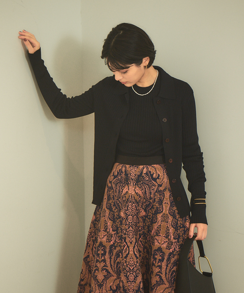 Rouge vif（ルージュヴィフ）の「【アンサンブル対応】ワイドリブポロニットカーディガン（カーディガン/ボレロ・レディース・ホワイト/サックスブルー/ダークブラウン/ブラック・フリー）」の2枚目の写真