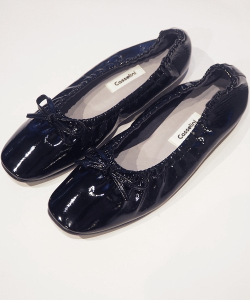 Casselini（キャセリーニ）の「【直営店限定】Casselini(キャセリーニ)シャーリングバレエシューズ（バレエシューズ・レディース・ホワイト/ブラック/レッド/ピンクベージュ・23cm/23.5cm/24cm/24.5cm）」の9枚目の写真