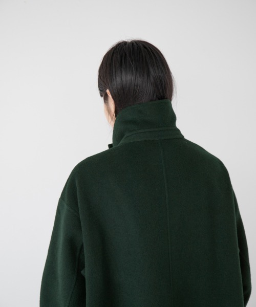 yuw（ユウ）の「W RIVER STAND COAT　237847（ステンカラーコート・レディース・ブラック/グリーン・FREE）」の4枚目の写真