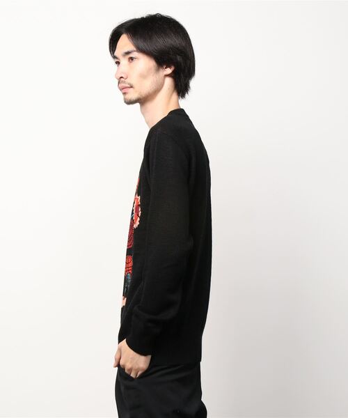 SCOTCH&SODA(スコッチアンドソーダ)の「グラフィックフローラル セーター【164016】(ニット/セーター・メンズ・ブラック・SMALL/LARGE/MEDIUM)」の3枚目の写真