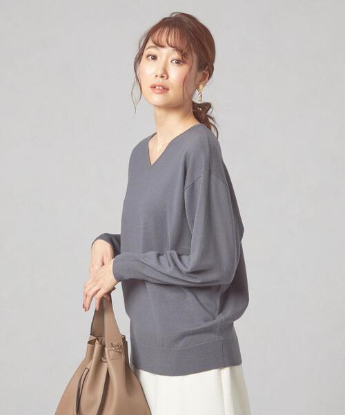 closet story(クローゼットストーリー)の「<closet story(クローゼットストーリー)>イージー Vネック ニット -ウォッシャブル-(ニット/セーター・レディース・ライトブルー/ピンク/ダークグレー・FREE)」の2枚目の写真