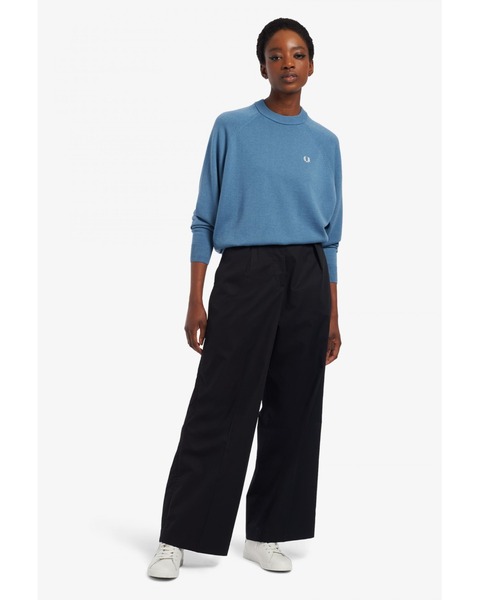 FRED PERRY(フレッドペリー)の「Wide Leg Trousers(チノパンツ・レディース・ブラック・6/8)」の4枚目の写真