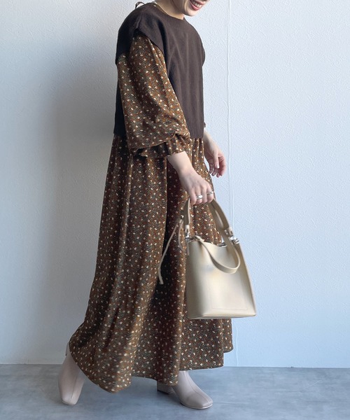 w closet（ダブルクローゼット）の「ギャザーワンピース+7GニットベストSET（ワンピース・レディース・アイボリー/オリーブ/ブラウン/ブラック/ブラック系その他・FREE）」の4枚目の写真