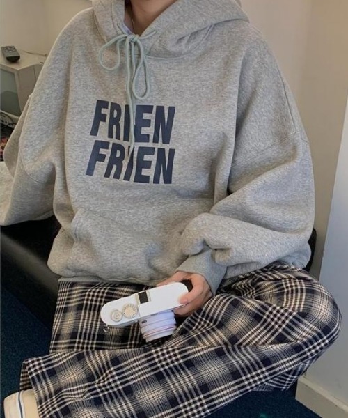 SONA（ソナ）の「SONYUNARA 英文プリントオーバーフィットフードスウェット（パーカー・レディース・グレー/アイボリー・FREE）」の3枚目の写真