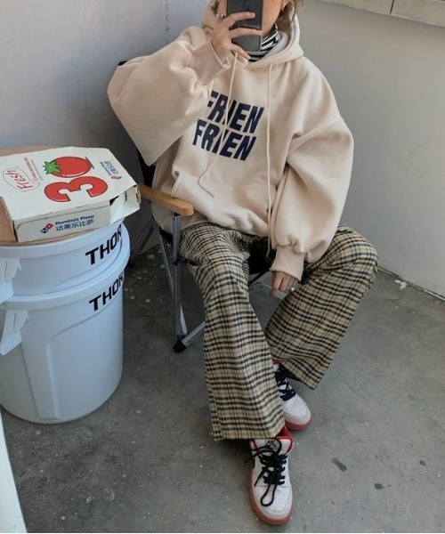 SONA（ソナ）の「SONYUNARA 英文プリントオーバーフィットフードスウェット（パーカー・レディース・グレー/アイボリー・FREE）」の6枚目の写真