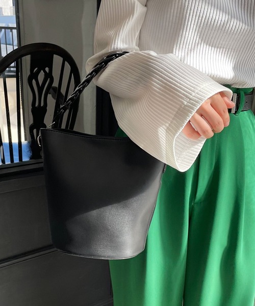PAGEBOY（ページボーイ）の「バケットショルダーバッグ（ショルダーバッグ・レディース・ブラック/オフホワイト・ONE SIZE）」の5枚目の写真