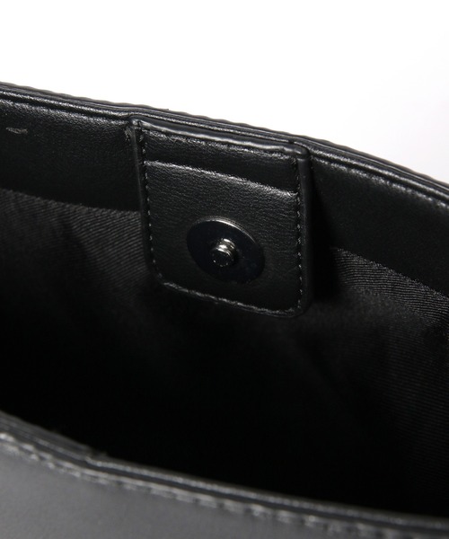 PAGEBOY（ページボーイ）の「バケットショルダーバッグ（ショルダーバッグ・レディース・ブラック/オフホワイト・ONE SIZE）」の11枚目の写真