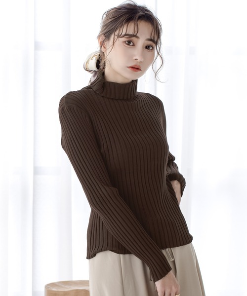 Julia Boutique（ジュリアブティック）の「パーソナルカラー長袖ニットトップス/21700（ニット/セーター・レディース・ブラック/ホワイト/ブラウン/ピンク/ネイビー/パープル/ブルー/ベージュ/マスタード/ボルドー/チャコール/グリーン/イエロー/アイボリー/ミント/ピンク系/オレンジ系・ONE）」の5枚目の写真
