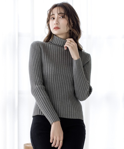 Julia Boutique（ジュリアブティック）の「パーソナルカラー長袖ニットトップス/21700（ニット/セーター・レディース・ブラック/ホワイト/ブラウン/ピンク/ネイビー/パープル/ブルー/ベージュ/マスタード/ボルドー/チャコール/グリーン/イエロー/アイボリー/ミント/ピンク系/オレンジ系・ONE）」の4枚目の写真