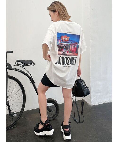 GYDA(ジェイダ)の「BACK PHOTOテールBIG Tシャツ(Tシャツ/カットソー・レディース・ブラック/ベージュ/オフホワイト/ミント・FREE)」の6枚目の写真