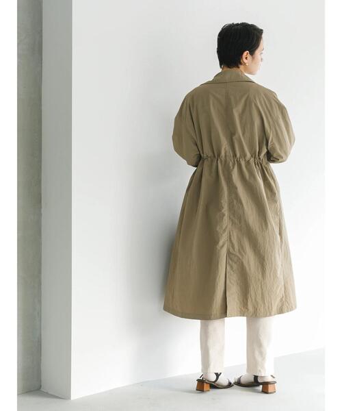 koe（コエ）の「キャンディースリーブオーバーサイズコート（トレンチコート・レディース・ブラック/カーキ/ライトベージュ・M）」の22枚目の写真
