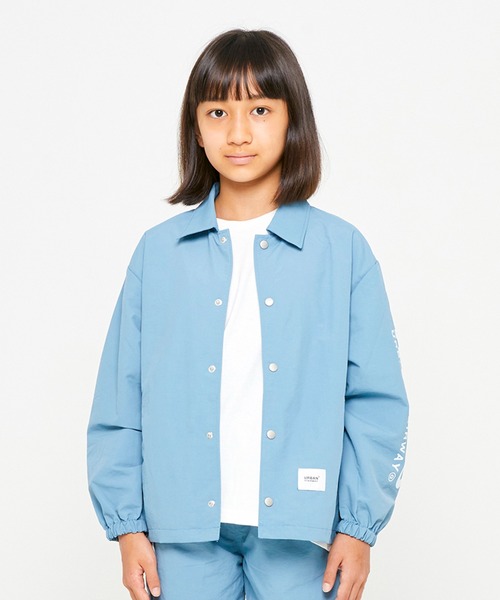 GENERATOR(ジェネレーター)の「ジェネレーター コーチジャケット(ノーカラージャケット・キッズ・グレイッシュベージュ/ブラック/ブルー・L/M/XL)」の1枚目の写真