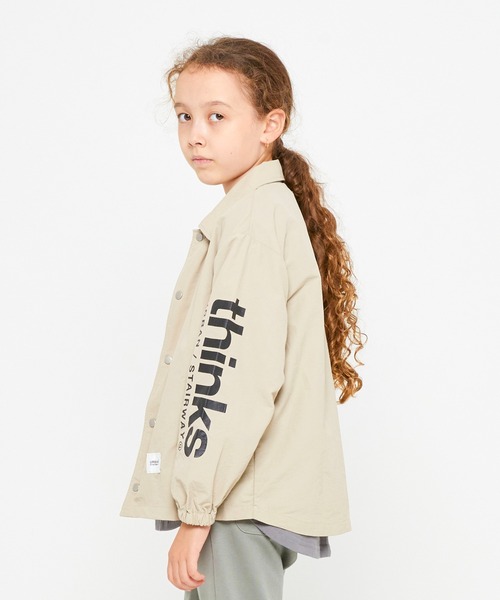 GENERATOR(ジェネレーター)の「ジェネレーター コーチジャケット(ノーカラージャケット・キッズ・グレイッシュベージュ/ブラック/ブルー・L/M/XL)」の5枚目の写真