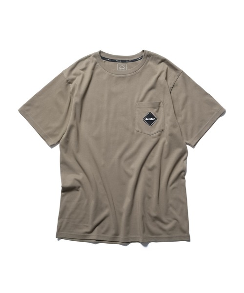 F.C.Real Bristol（エフシーレアルブリストル）の「VERTICAL LOGO POCKET TEE（Tシャツ/カットソー・メンズ・ブラック/ホワイト/ブルー/ライトブルー/ベージュ/グリーン・LARGE/MEDIUM/SMALL/X-LARGE）」の4枚目の写真