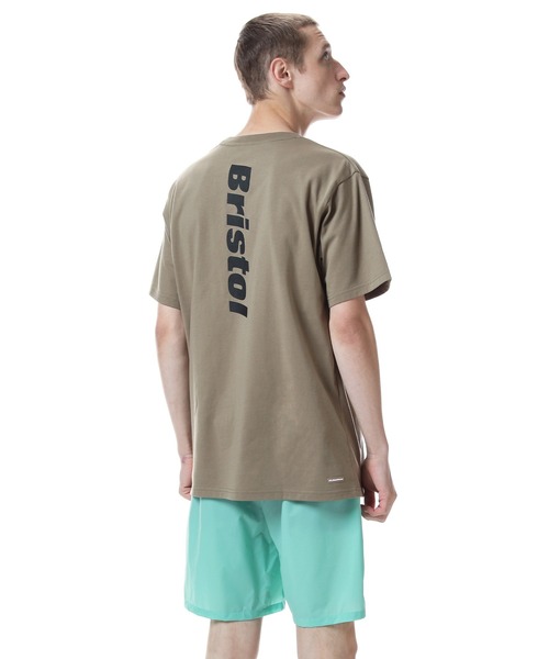 F.C.Real Bristol（エフシーレアルブリストル）の「VERTICAL LOGO POCKET TEE（Tシャツ/カットソー・メンズ・ブラック/ホワイト/ブルー/ライトブルー/ベージュ/グリーン・LARGE/MEDIUM/SMALL/X-LARGE）」の18枚目の写真