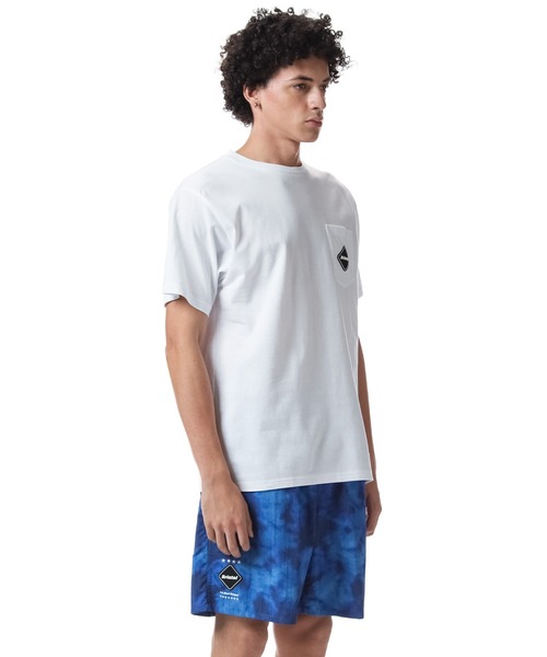 F.C.Real Bristol（エフシーレアルブリストル）の「VERTICAL LOGO POCKET TEE（Tシャツ/カットソー・メンズ・ブラック/ホワイト/ブルー/ライトブルー/ベージュ/グリーン・LARGE/MEDIUM/SMALL/X-LARGE）」の14枚目の写真
