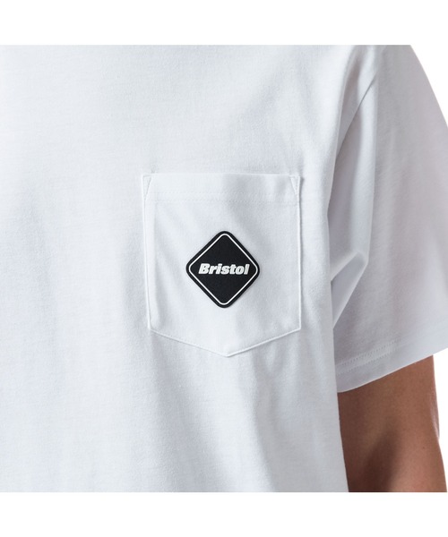 F.C.Real Bristol（エフシーレアルブリストル）の「VERTICAL LOGO POCKET TEE（Tシャツ/カットソー・メンズ・ブラック/ホワイト/ブルー/ライトブルー/ベージュ/グリーン・LARGE/MEDIUM/SMALL/X-LARGE）」の15枚目の写真