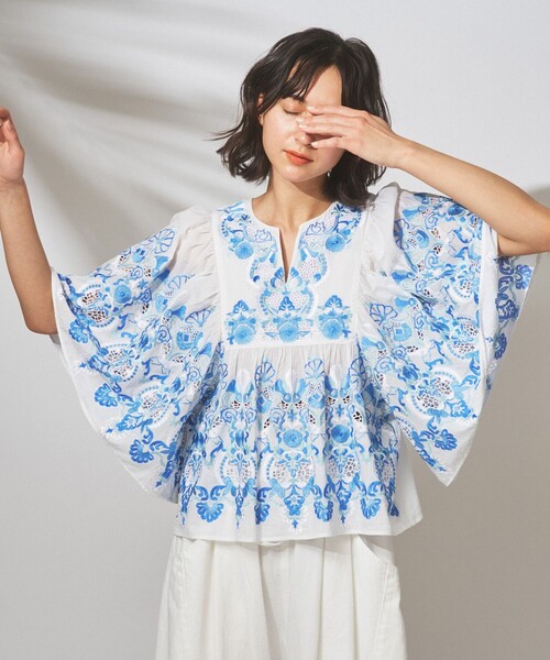 GRACE CONTINENTAL(グレースコンチネンタル)の「刺繍カフタンギャザートップ(シャツ/ブラウス・レディース・ホワイト/ピンク・36)」の8枚目の写真