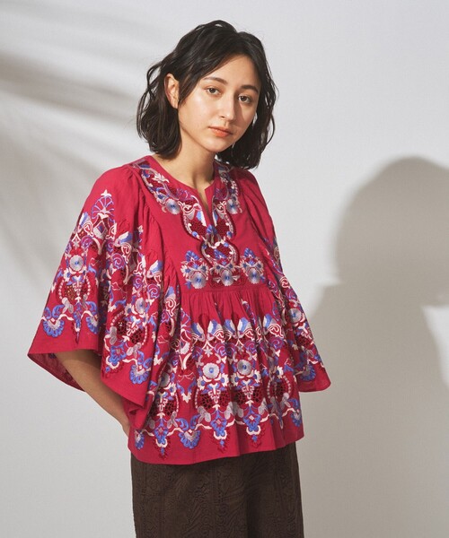 GRACE CONTINENTAL(グレースコンチネンタル)の「刺繍カフタンギャザートップ(シャツ/ブラウス・レディース・ホワイト/ピンク・36)」の14枚目の写真