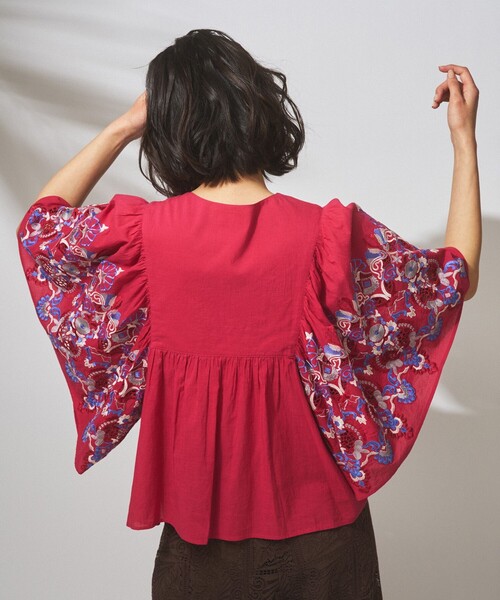 GRACE CONTINENTAL(グレースコンチネンタル)の「刺繍カフタンギャザートップ(シャツ/ブラウス・レディース・ホワイト/ピンク・36)」の15枚目の写真