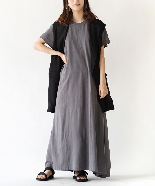 zootie（ズーティー）の「汗しみない マキシワンピース（ワンピース・レディース・杢グレー/グレイッシュブルー/オレンジ系その他2/ラベンダー/ブラック/ライトカーキ/モカ/ライトブルー/ネイビー/グレイッシュベージュ/ダークブラウン/ブルー系その他2/アイボリー/ダークグリーン/パープル系その他/レッド系その他/ミント/イエロー系その他/チャコール/ダークカーキ/ベージュ系・L-XL/M-L/S-M）」の5枚目の写真