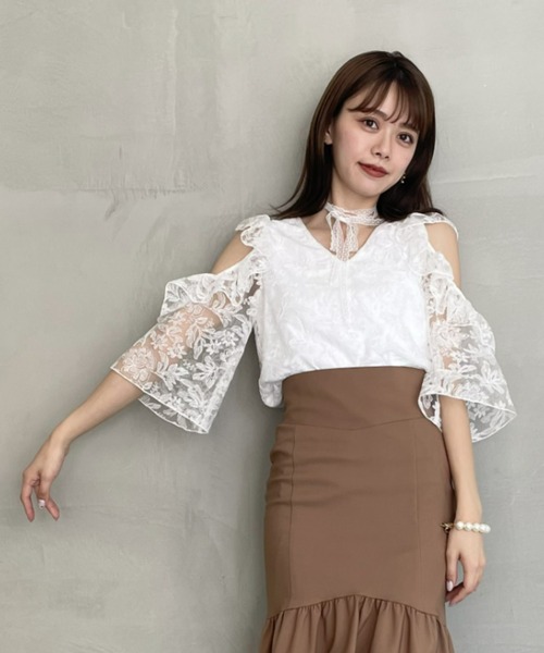 VIOLETTA（ヴィオレッタ）の「肩あきレーストップス（シャツ