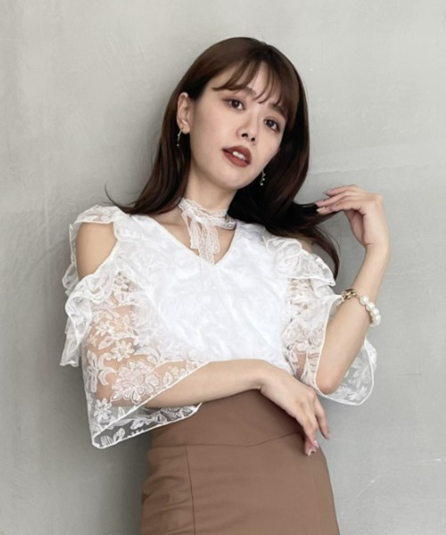 VIOLETTA（ヴィオレッタ）の「肩あきレーストップス（シャツ