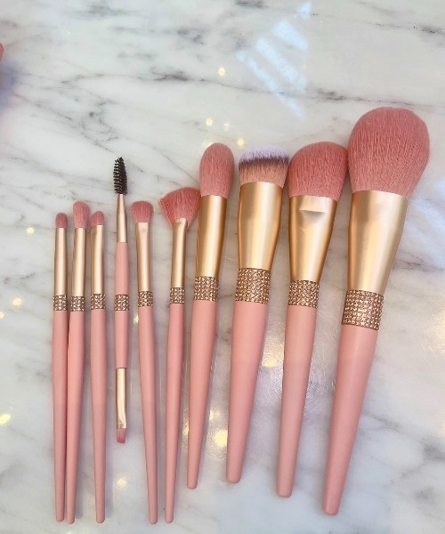 LAC-VERT（ラック・ヴェール）の「【プロ仕様】シルクビジューポーチ付きメイクブラシ（メイクブラシ・レディース・ピンク/シルバー・FREE）」の17枚目の写真