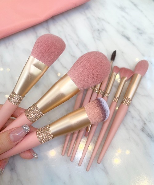 LAC-VERT（ラック・ヴェール）の「【プロ仕様】シルクビジューポーチ付きメイクブラシ（メイクブラシ・レディース・ピンク/シルバー・FREE）」の19枚目の写真