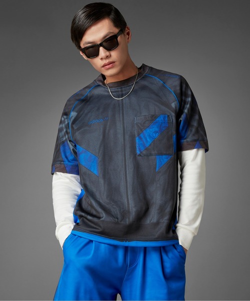 ブルーバージョン トップス Adidas アディダス のtシャツ カットソー ブルーバージョン サッカージャージー Tシャツ カットソー Adidas アディダス のファッション アディダスオリジナルス メンズ Tシャツ カットソー 夏セール開催中の