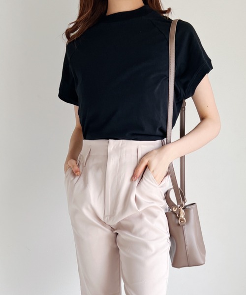 CLEA（クレア）の「モックネックフレンチTシャツ（Tシャツ/カットソー・レディース・ホワイト/ライトグレー/ブラック/ベージュ/その他1・FREE）」の2枚目の写真