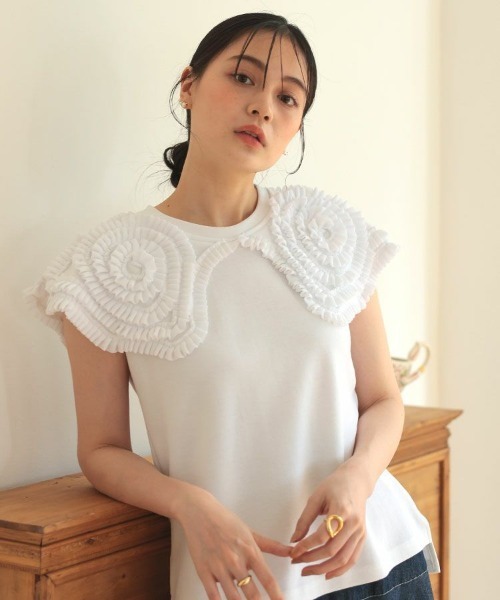 DONOBAN(ドノバン)の「フリルカラーノースリーブ(Tシャツ/カットソー・レディース・ホワイト/ブラック/ネイビー/グレー・FREE)」の2枚目の写真