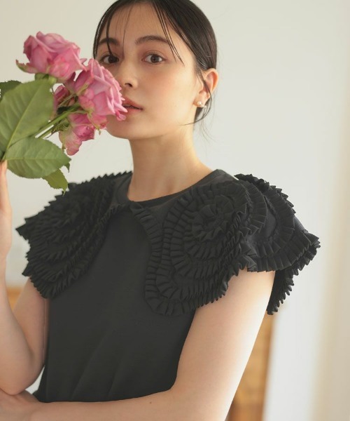 DONOBAN(ドノバン)の「フリルカラーノースリーブ(Tシャツ/カットソー・レディース・ホワイト/ブラック/ネイビー/グレー・FREE)」の3枚目の写真