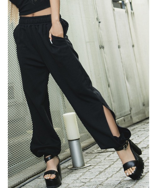 EGOIST（エゴイスト）の「サイドスリットジョガーパンツ（スウェットパンツ・レディース・ブラック/ホワイト・FREE）」の20枚目の写真