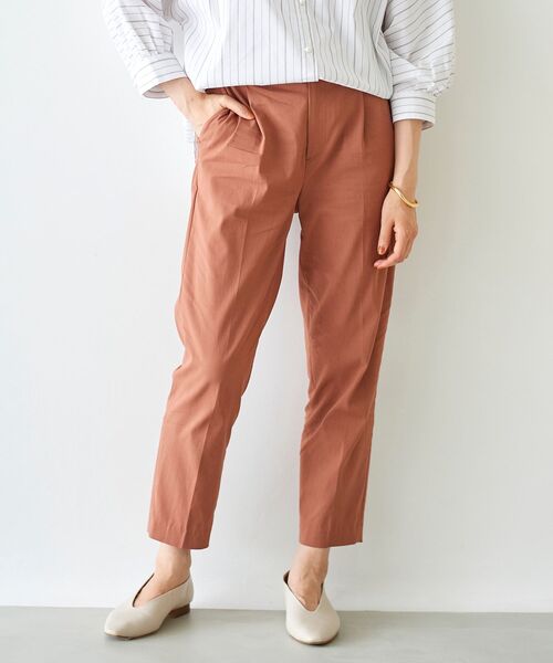 le.coeur blanc(ルクールブラン)の「アサレチックテーパードパンツ(スラックス・レディース・オレンジ/オリーブ/ネイビー・34/36/38/40)」の5枚目の写真