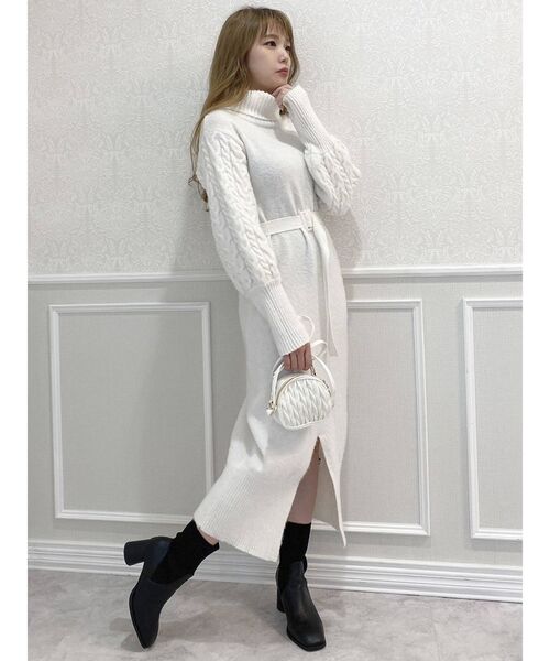 dazzlin(ダズリン)の「ソックスタイトショートブーツ(ブーツ・レディース・ブラック/ベージュ・MEDIUM/LARGE)」の9枚目の写真