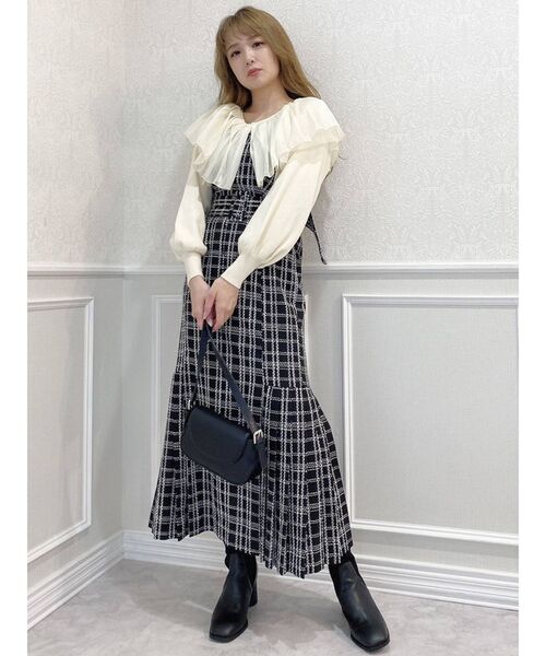 dazzlin(ダズリン)の「ソックスタイトショートブーツ(ブーツ・レディース・ブラック/ベージュ・MEDIUM/LARGE)」の6枚目の写真