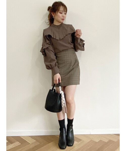 dazzlin(ダズリン)の「ソックスタイトショートブーツ(ブーツ・レディース・ブラック/ベージュ・MEDIUM/LARGE)」の13枚目の写真