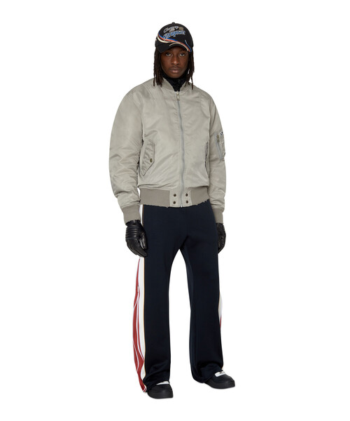 diesel カウレザー　ミッドカットスニーカー DIESEL（ディーゼル）の「メンズ カウレザー ミッドカット
