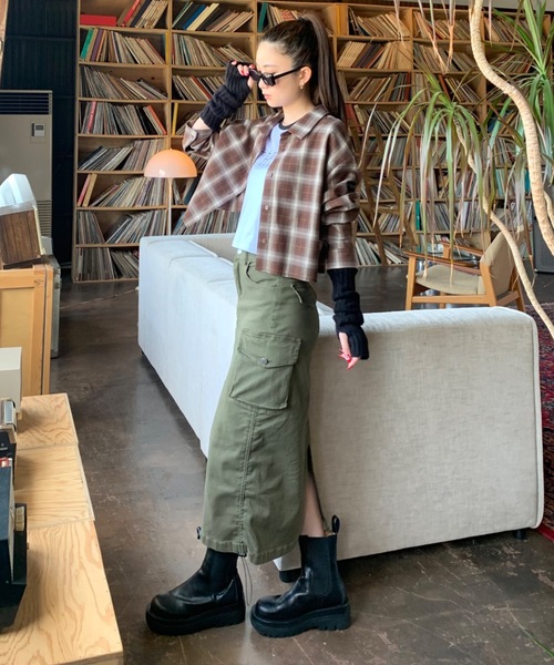 SHAGGIE（シャギー）の「サイドシャーリングミリタリーミディ丈スカート（スカート・レディース・ブラック/グレー/カーキ・SMALL/MEDIUM）」の10枚目の写真