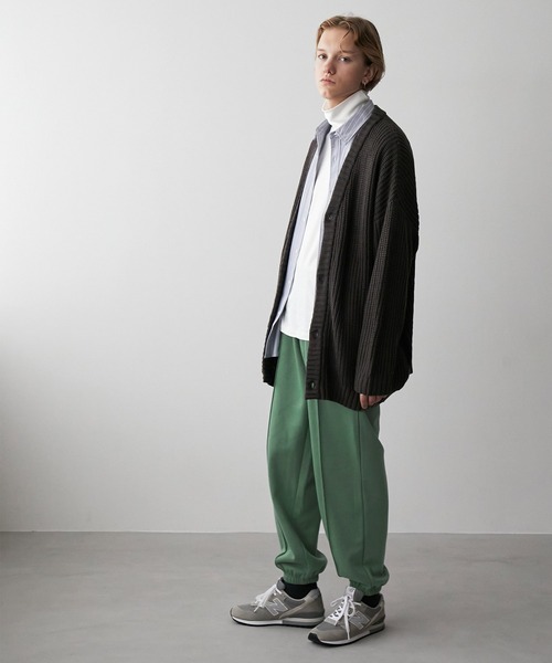 EMMA CLOTHES（エマクローズ）の「ピンタックルーズテーパードスウェットジョガーパンツ EMMA CLOTHES（スウェットパンツ・メンズ・ライラック/アイボリー/チャコール/セージグリーン/ブラック・S/M/L）」の16枚目の写真