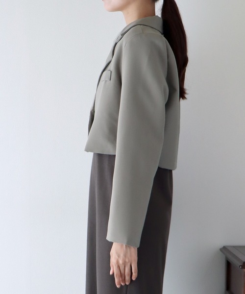 BLUEEAST（ブルーイースト）の「ショートジャケット（テーラードジャケット・レディース・ブラック/ベージュ/グレイッシュベージュ/グレー系/ブラック系・MEDIUM/LARGE）」の17枚目の写真