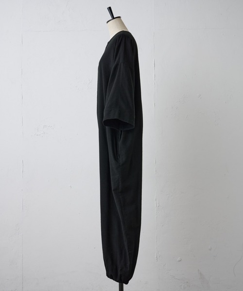 BEARDSLEY（ビアズリー）の「フロントファスナーがワンポイント 好みの開きに 裾バルーンオールインワン（つなぎ/オールインワン・レディース・ブラック・FREE）」の11枚目の写真