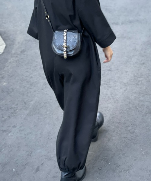 BEARDSLEY（ビアズリー）の「フロントファスナーがワンポイント 好みの開きに 裾バルーンオールインワン（つなぎ/オールインワン・レディース・ブラック・FREE）」の3枚目の写真