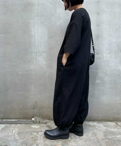 BEARDSLEY（ビアズリー）の「フロントファスナーがワンポイント 好みの開きに 裾バルーンオールインワン（つなぎ/オールインワン・レディース・ブラック・FREE）」の19枚目の写真