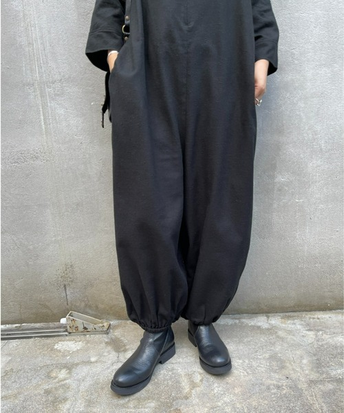 BEARDSLEY（ビアズリー）の「フロントファスナーがワンポイント 好みの開きに 裾バルーンオールインワン（つなぎ/オールインワン・レディース・ブラック・FREE）」の16枚目の写真
